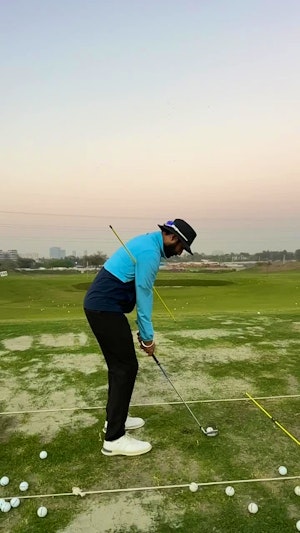 Extreme hand depth, switching the tilt of the shoulders early 