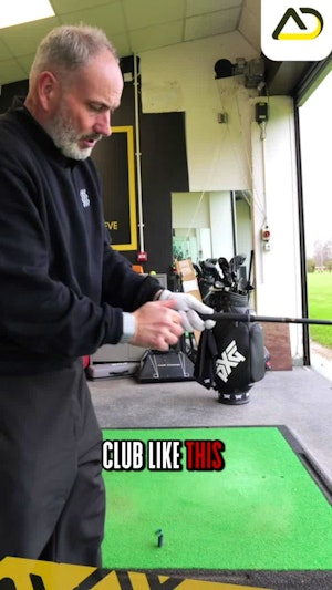 Grip the club in the fingers