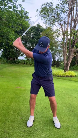 Downswing lateral hips